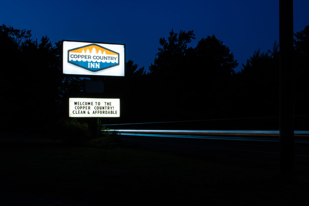 Copper Country Inn Sign